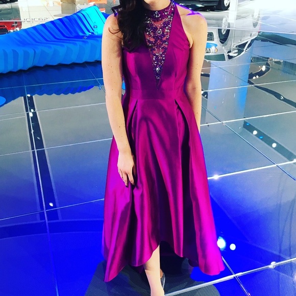 Adrianna Papell Dresses & Skirts - Vibrant Adrianna Papell high-lo gown